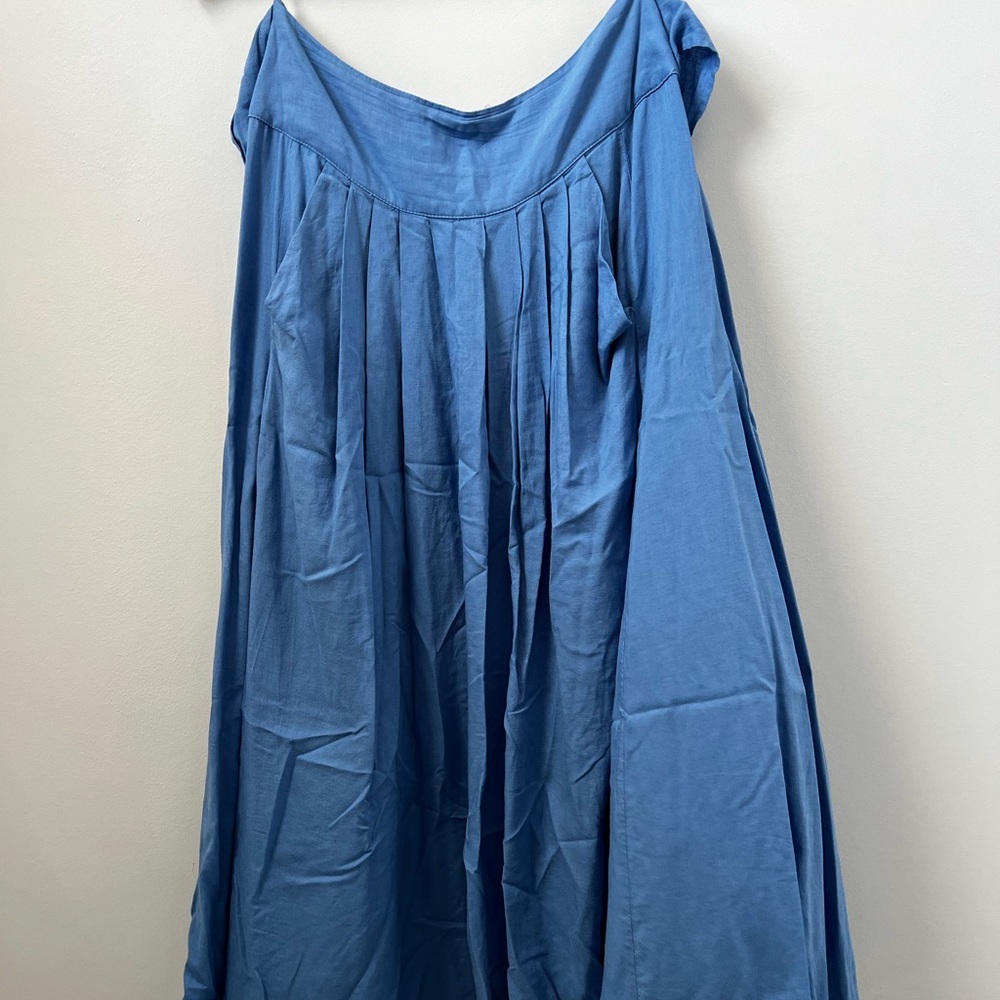 Skirt w/ pockets